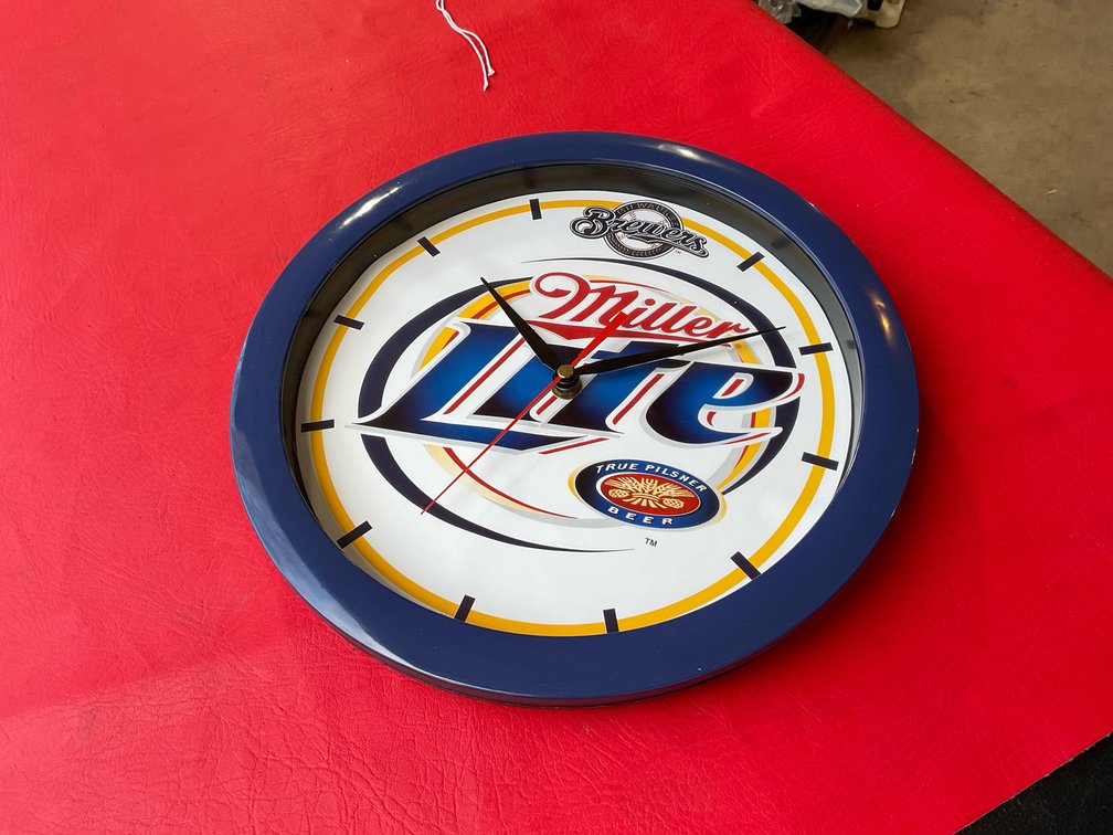 Milwaukee Brewers/Miller Lite clock