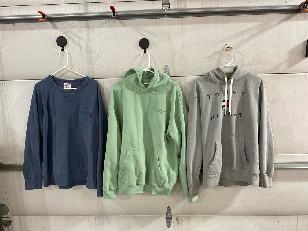 XL sweatshirts