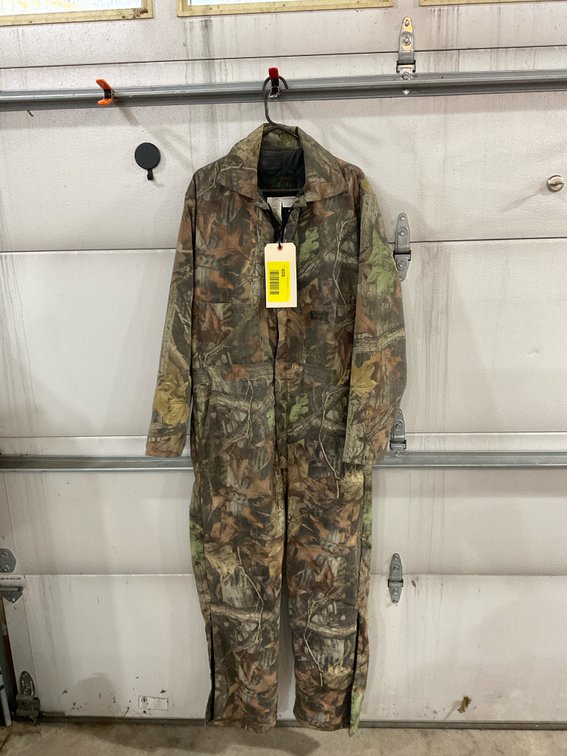 Camouflage hunting suit
