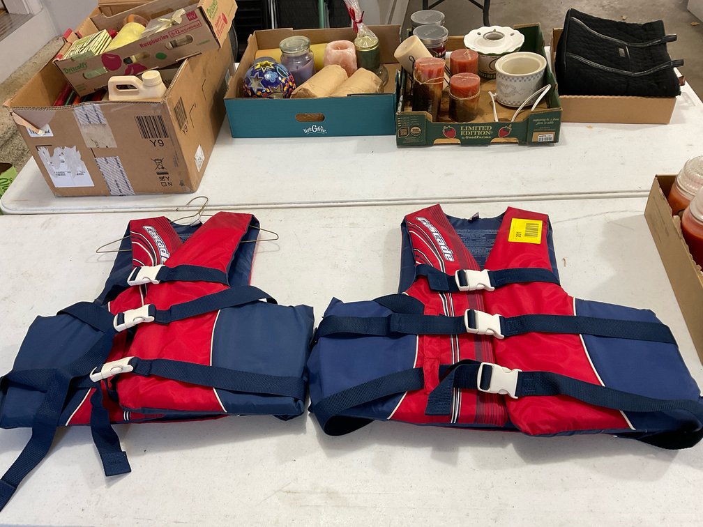 Adult large/extra large lifejackets