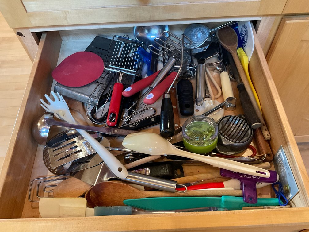 Miscellaneous kitchen utensils