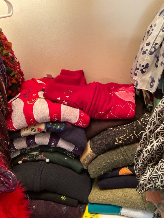 Approximately 17 women's sweaters