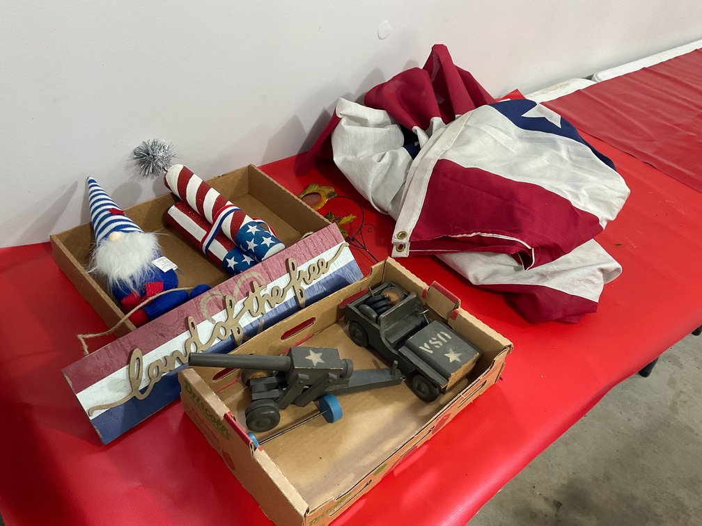USA Jeep and miscellaneous decor