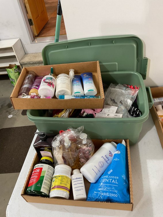 Miscellaneous lotions/scarfs/gloves