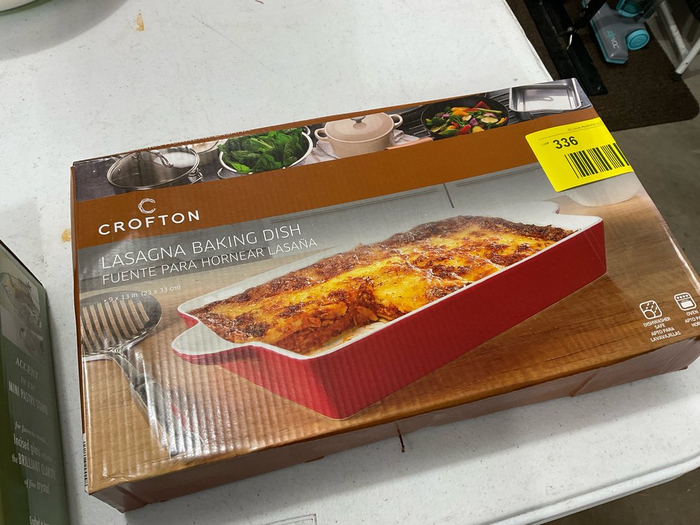 Lasagna baking dish/mini pastry stand