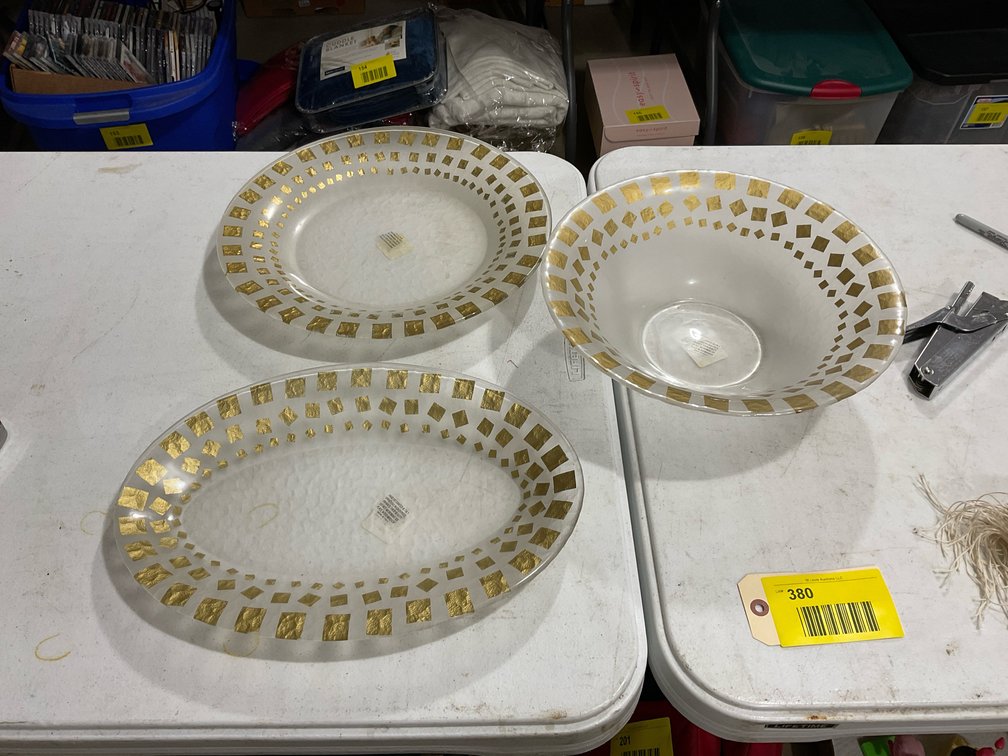 Glass plates/bowls