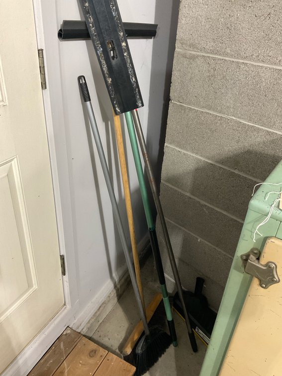 Brooms and squeegees