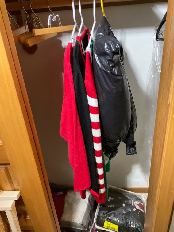 Miscellaneous sweaters