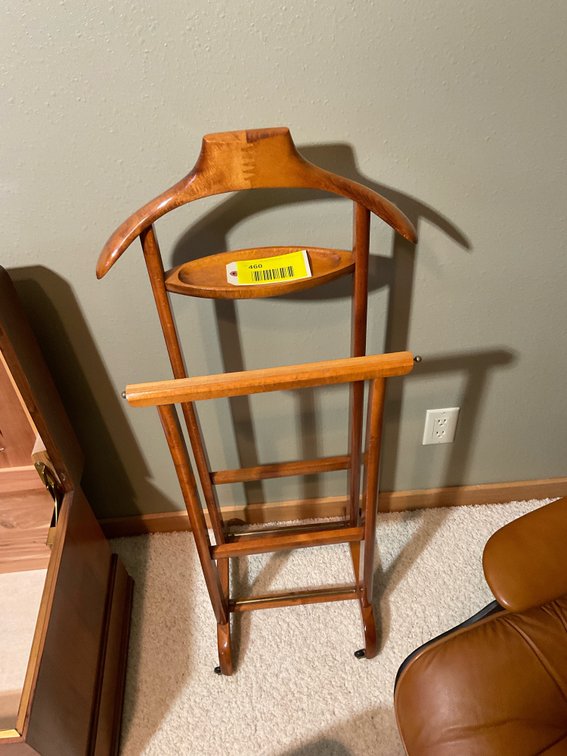 Wooden valet