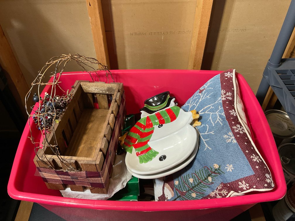 Christmas tote with decorations