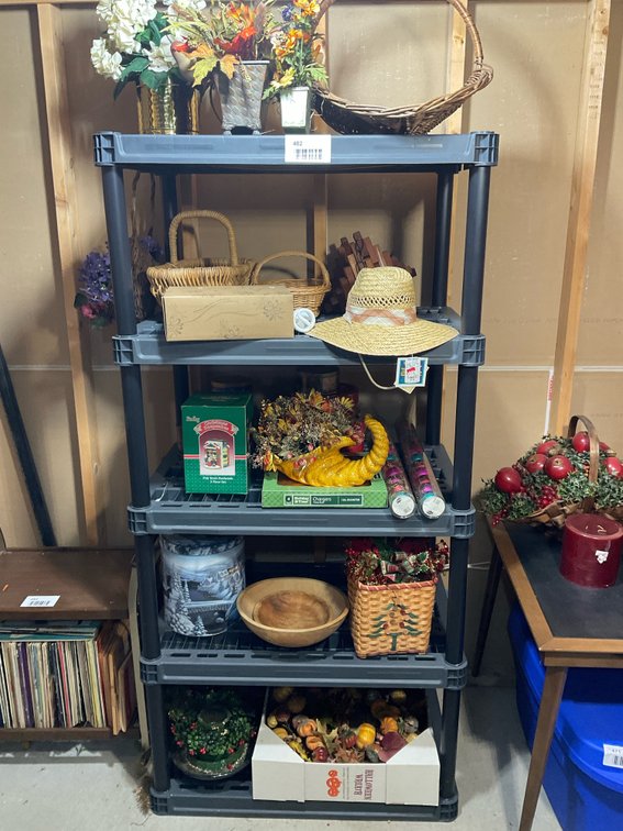 Shelf and miscellaneous holiday decorations/baskets