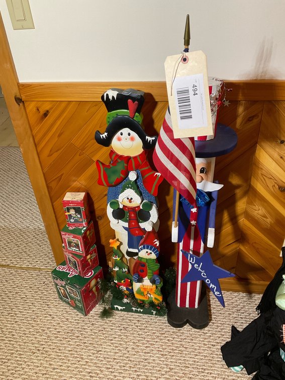 Uncle Sam and Christmas decorations