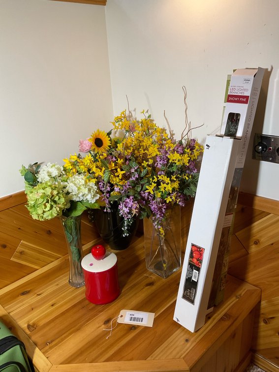 Miscellaneous flowers/vases