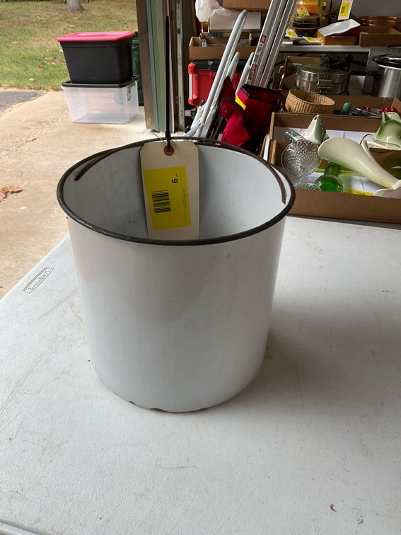 Enamel pail
