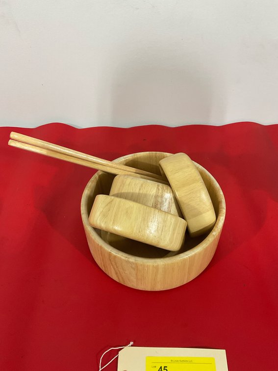 Salad bowls