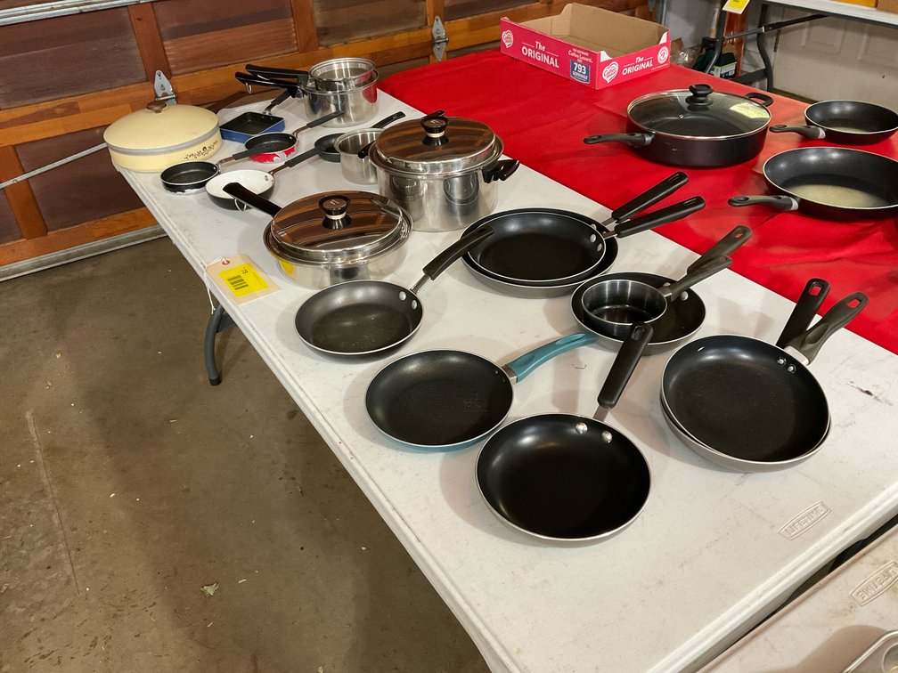 Miscellaneous pots and pans