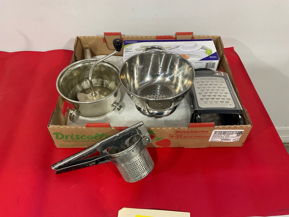 Miscellaneous kitchen gadgets
