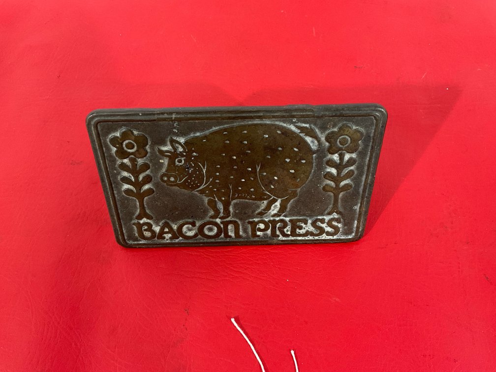 Bacon press