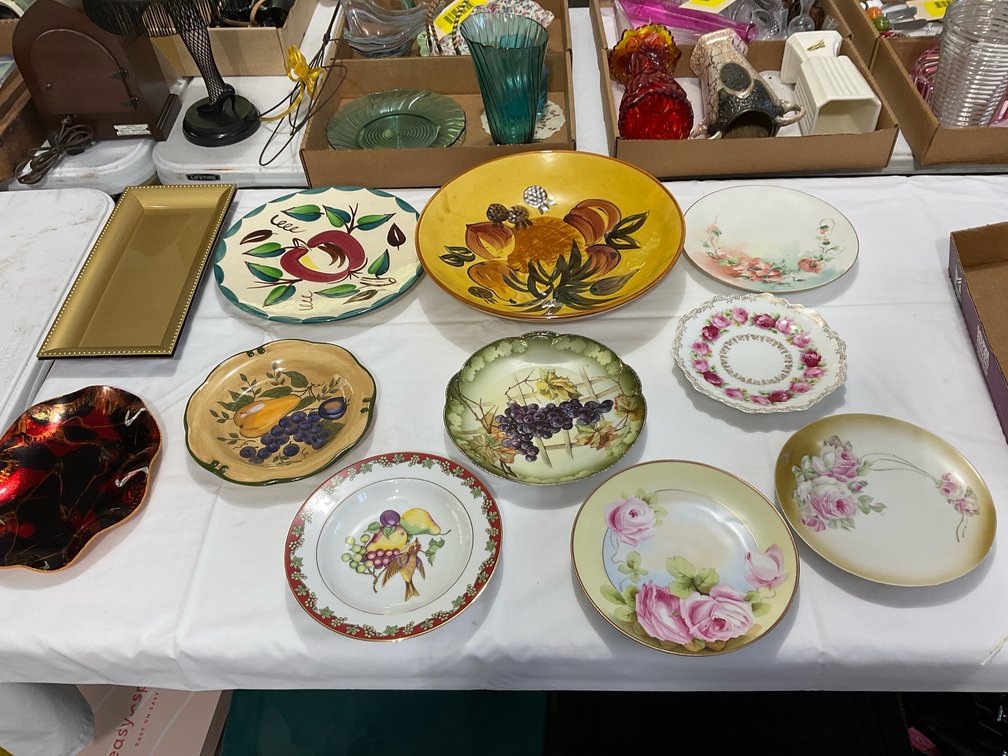 Beautiful vintage hand-painted plates/bowls