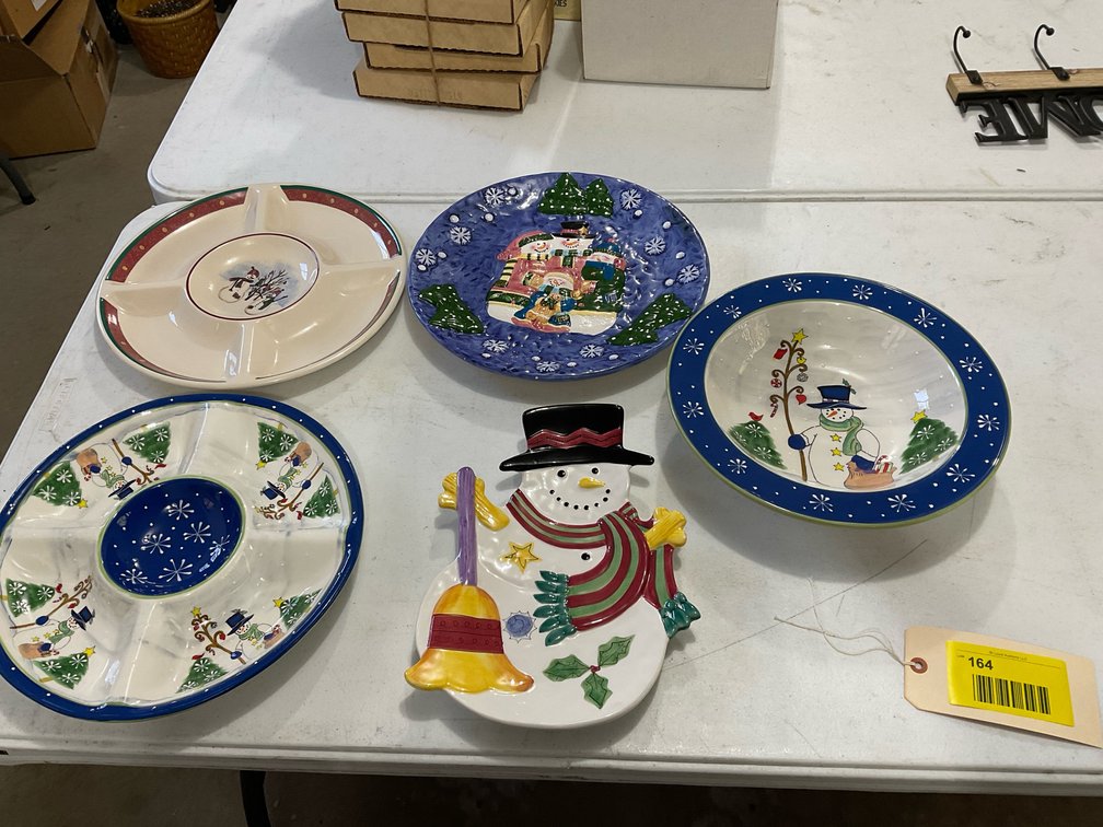Christmas platters/bowl