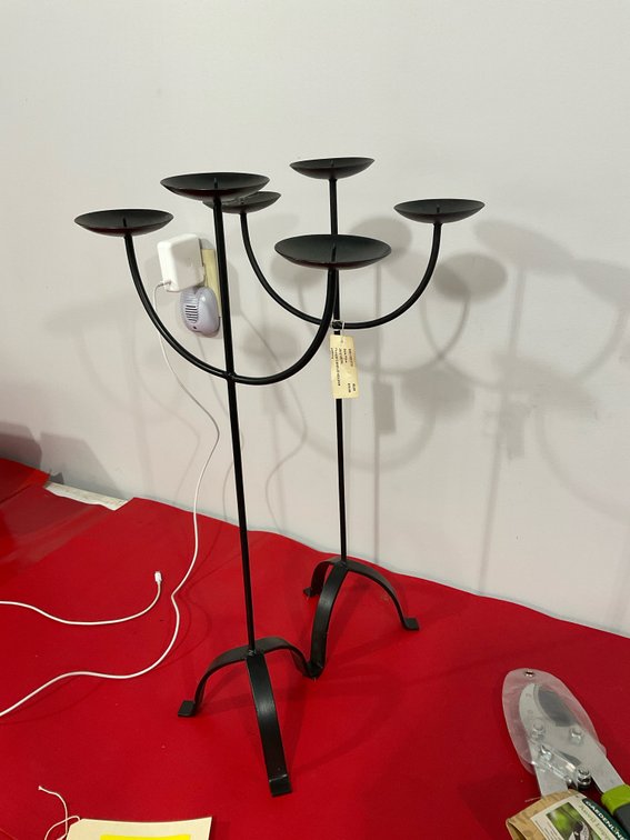 Floor candleholders