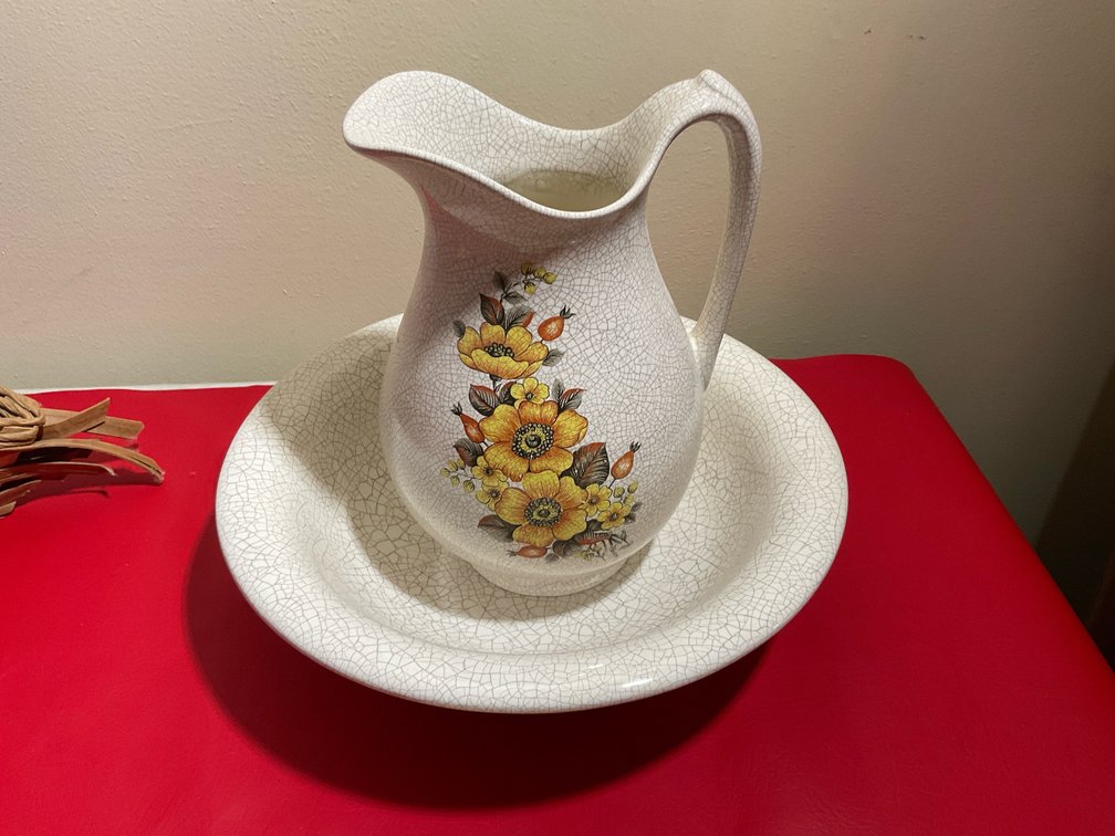 Bowl and pitcher