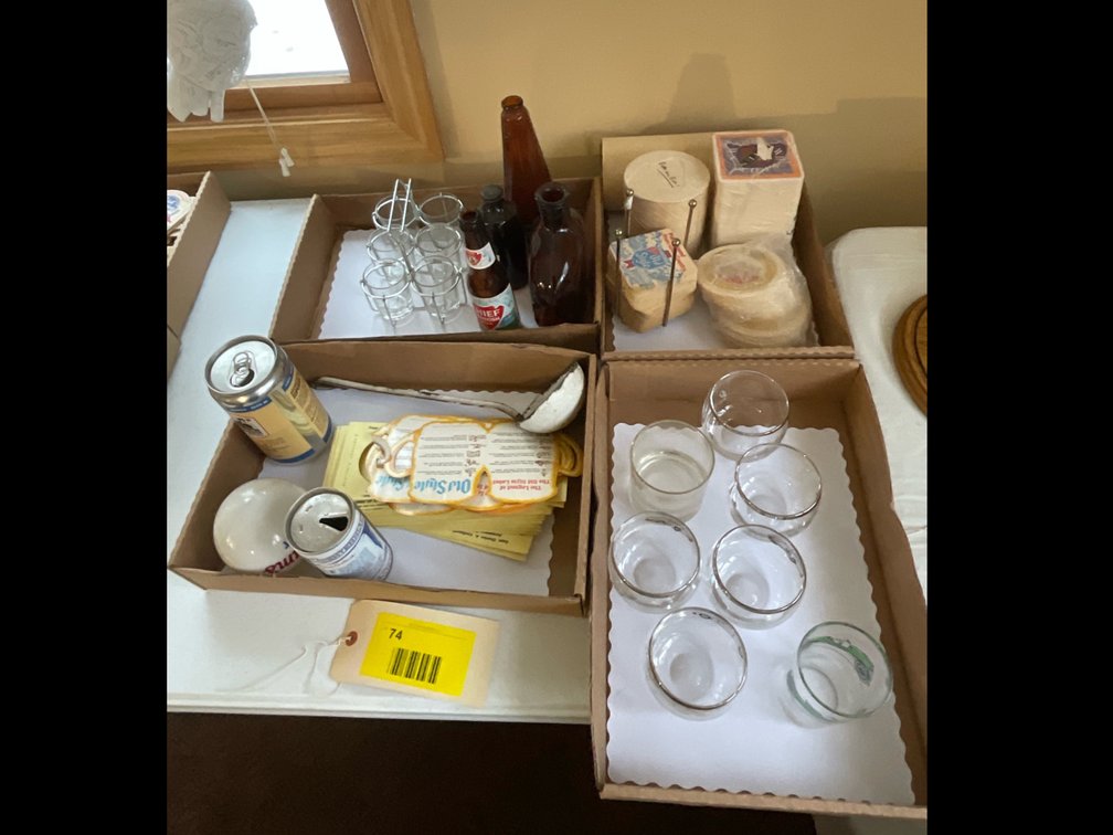Miscellaneous beer memorabilia