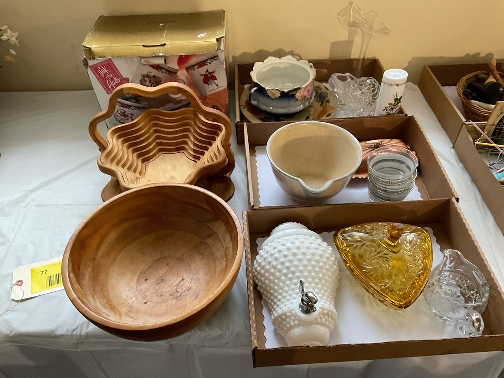 Miscellaneous glassware