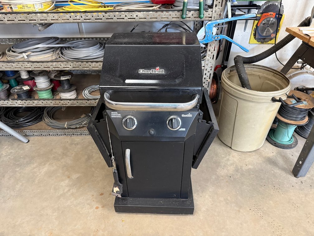 Image for Merrill WI *** Live Auction Kubota Tractor w/Backhoe, Tools, Guns, ATV,  Home Contents, Sporting Goods!