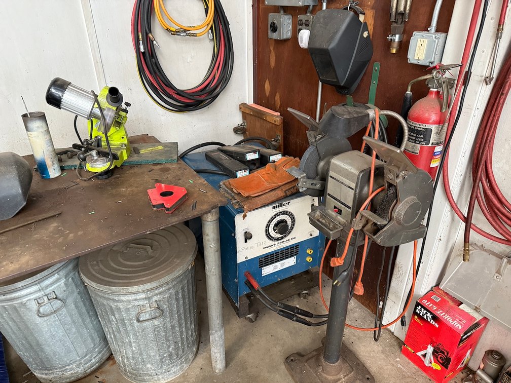 Image for Merrill WI *** Live Auction Kubota Tractor w/Backhoe, Tools, Guns, ATV,  Home Contents, Sporting Goods!
