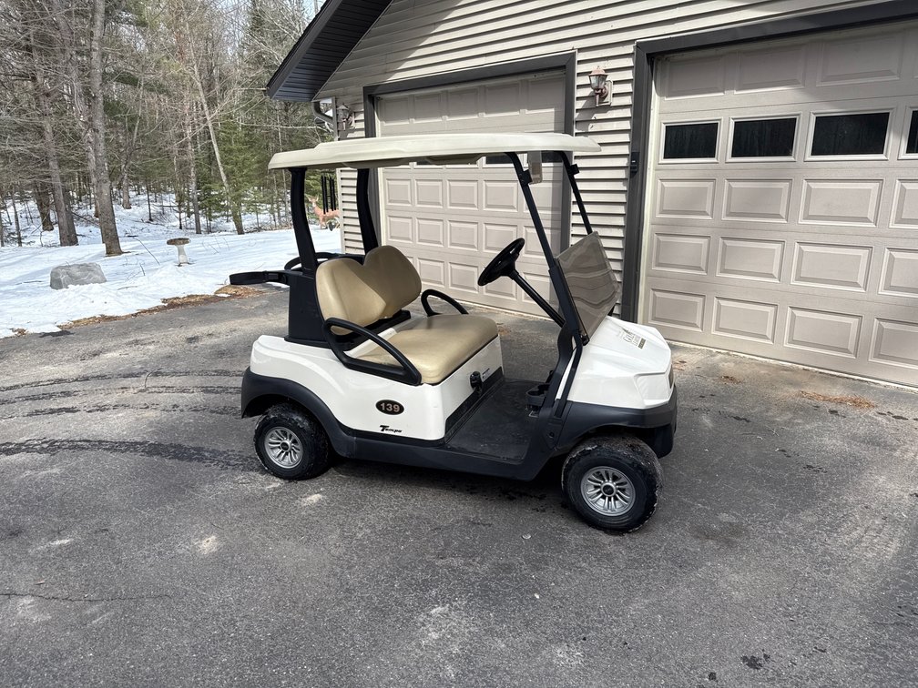 Like New Club Car Golf Cart 2021