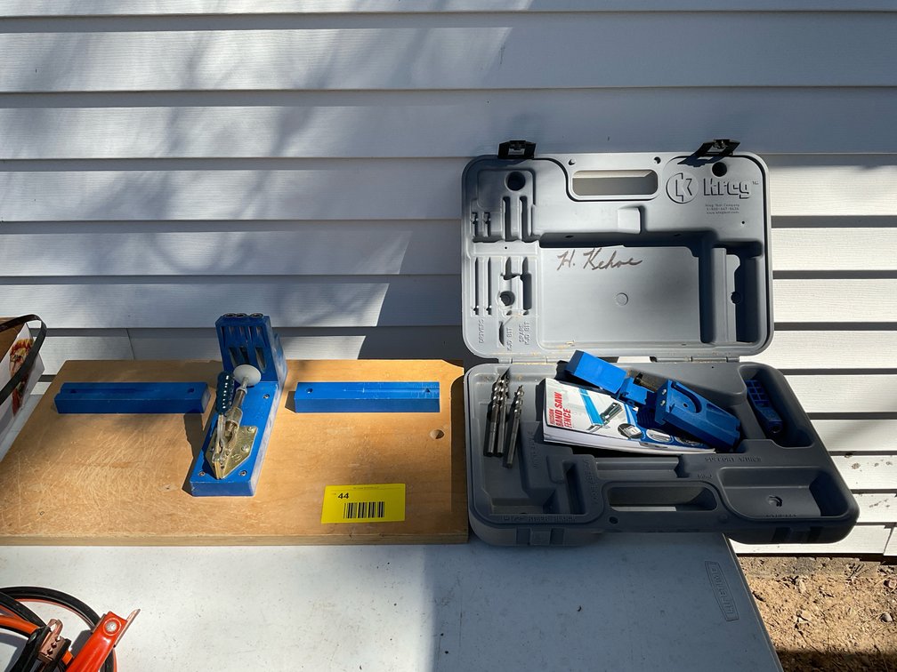 Kreg jig with accessories