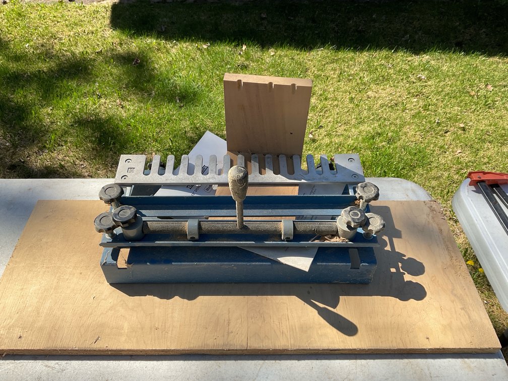 12" dovetail jig