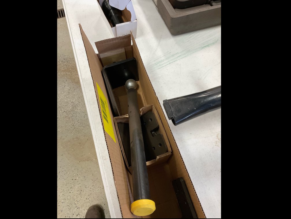 Wheel arm assist bracket