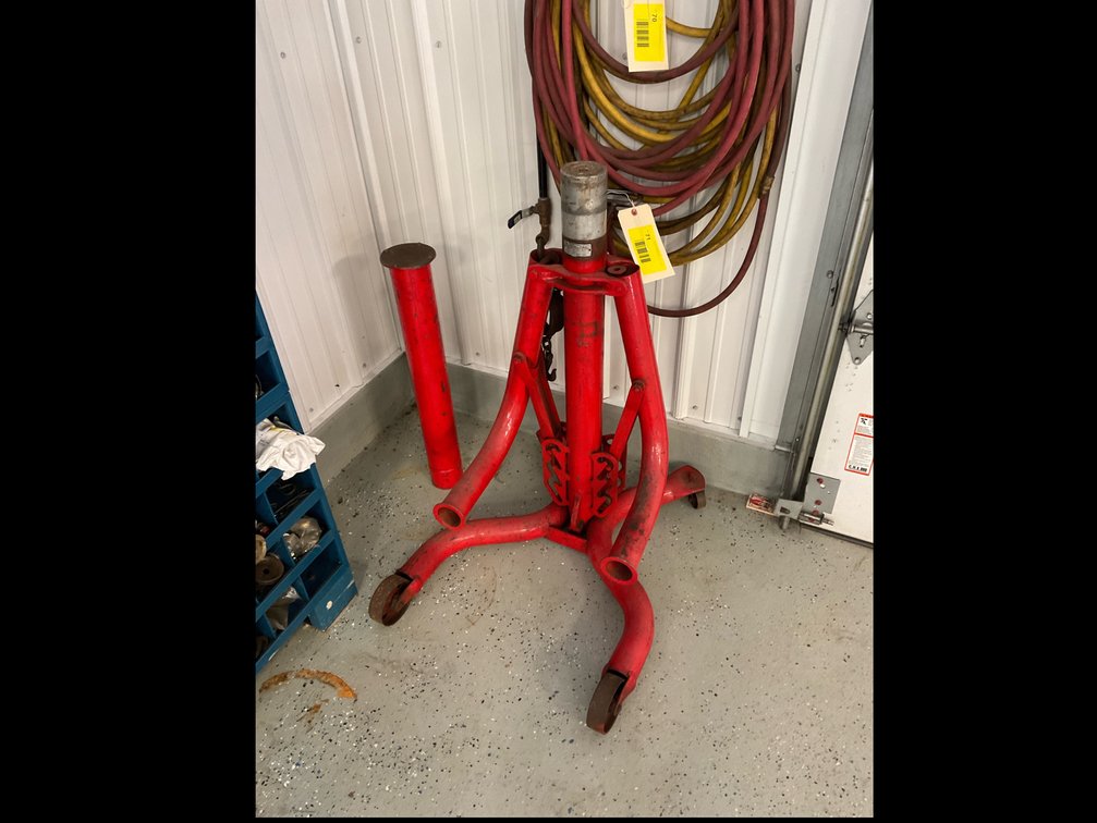 Milwaukee bumper/transmission jack