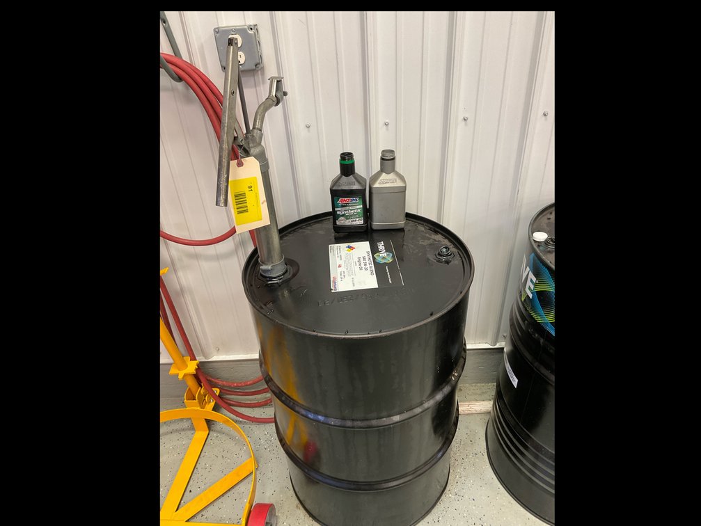 Synthetic motor oil 5W 20
