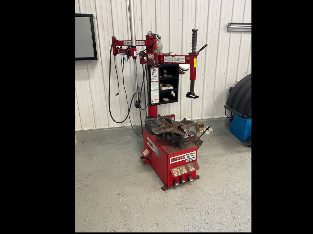 Coates tire changer