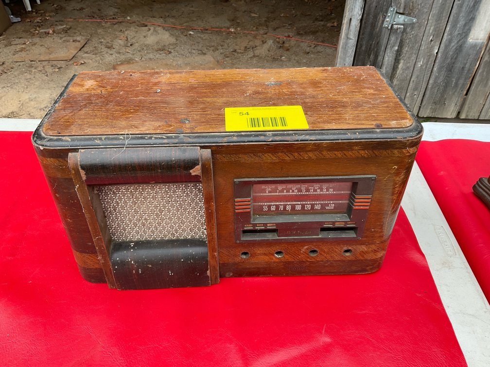 Vintage radio cabinet RCA