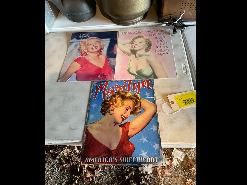 Marilyn Monroe metal signs