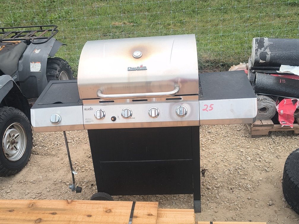 4 BURNER GAS GRILL