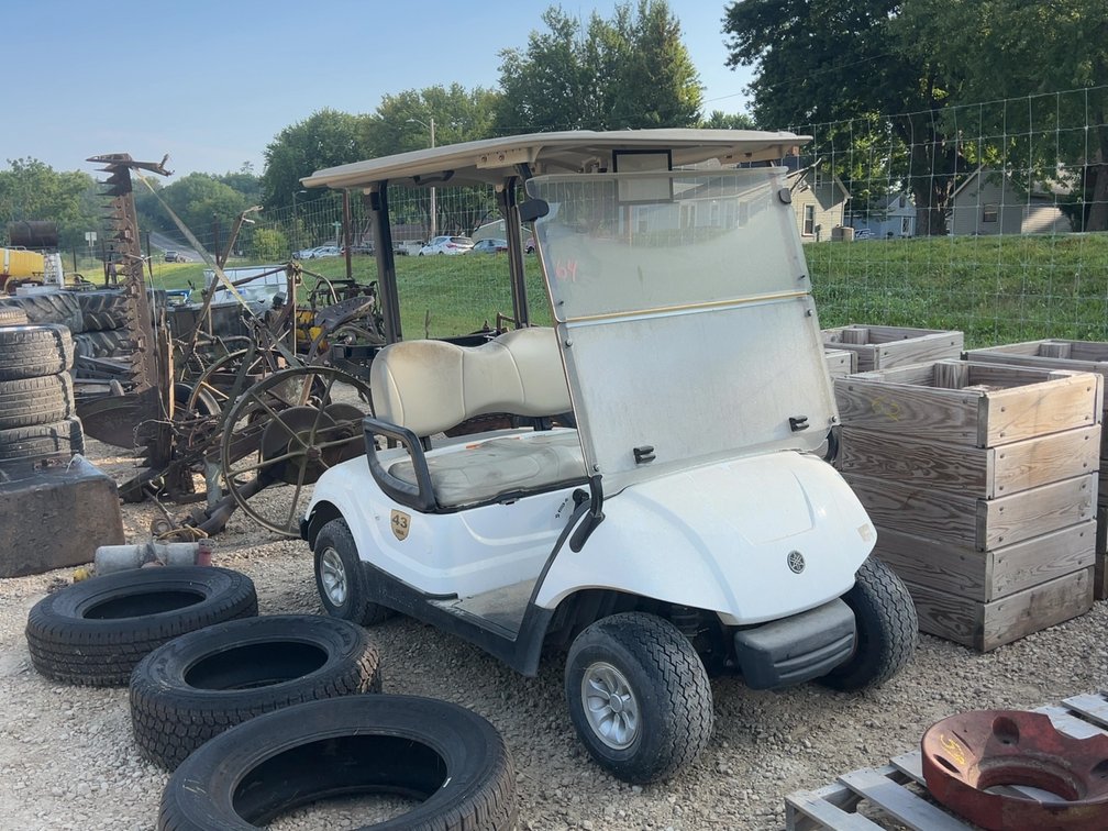 2016 YAMAHA 4 STROKE GAS GOLF CART