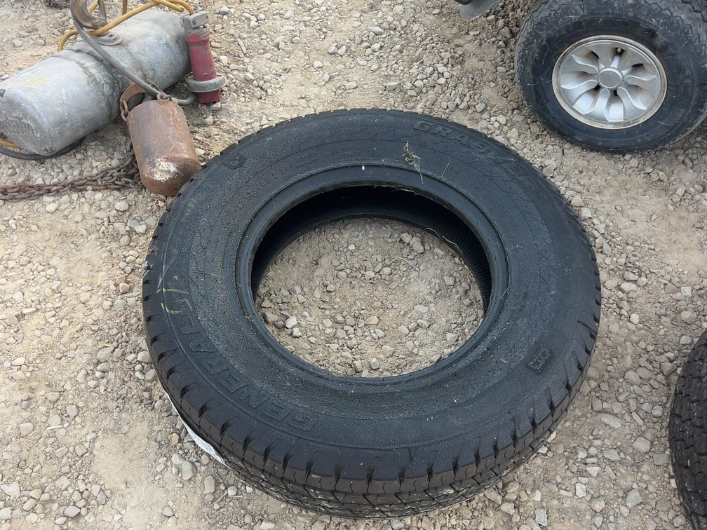 (1) NEW 235/80R17 GENERAL GRABBER TIRE
