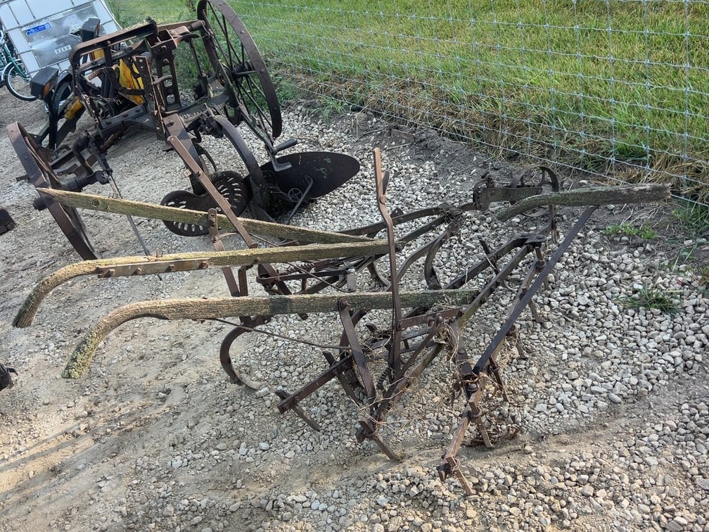 OLIVER HORSE DRAWN DIGGER & DRAG
