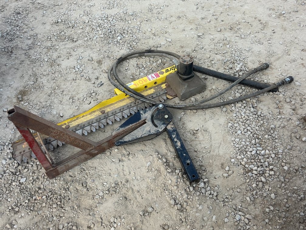 HYDRAULIC SABRE SIDE MOINT SICKLE BAR MOWER