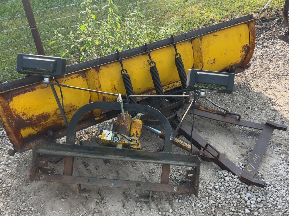 7-1/2' MEYERS PLOW E47