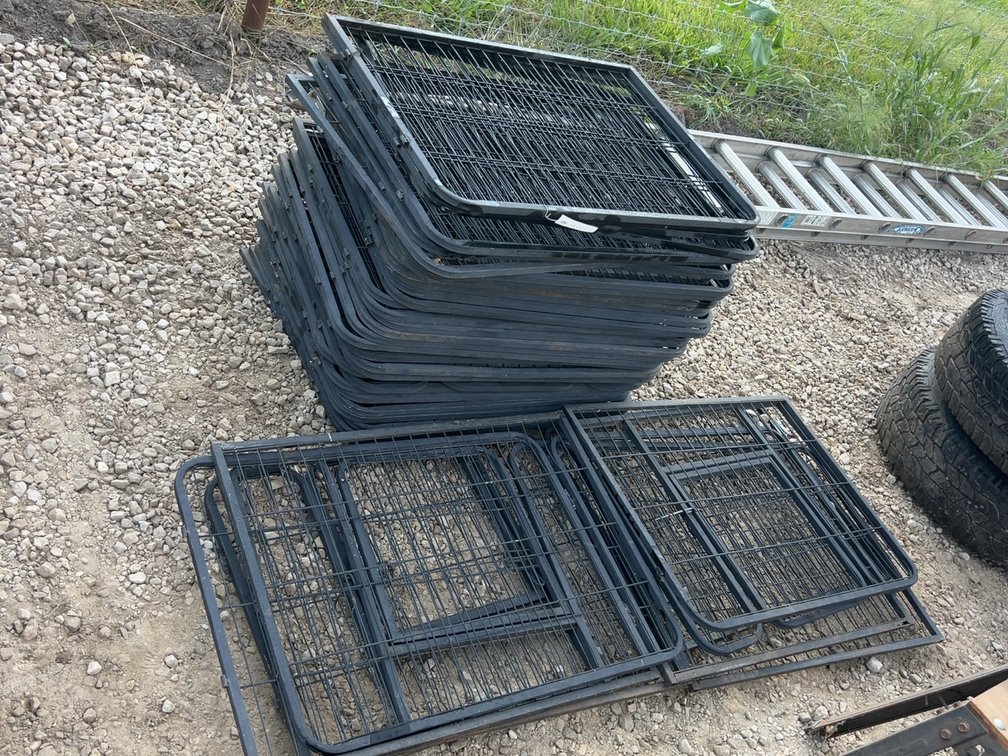 LOT OF 24" SMALL ANIMAL/DOG FENCE