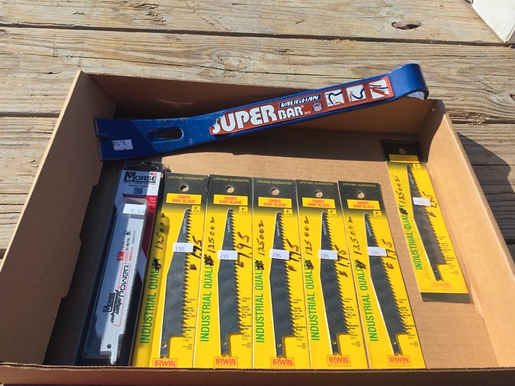 ASSORTED NEW SAWBLADES & PRYBAR
