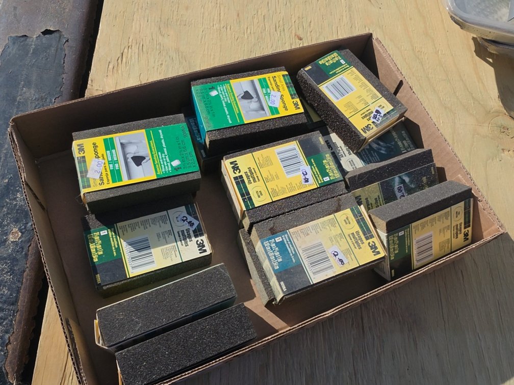 ASSORTED SANDING BLOCKS