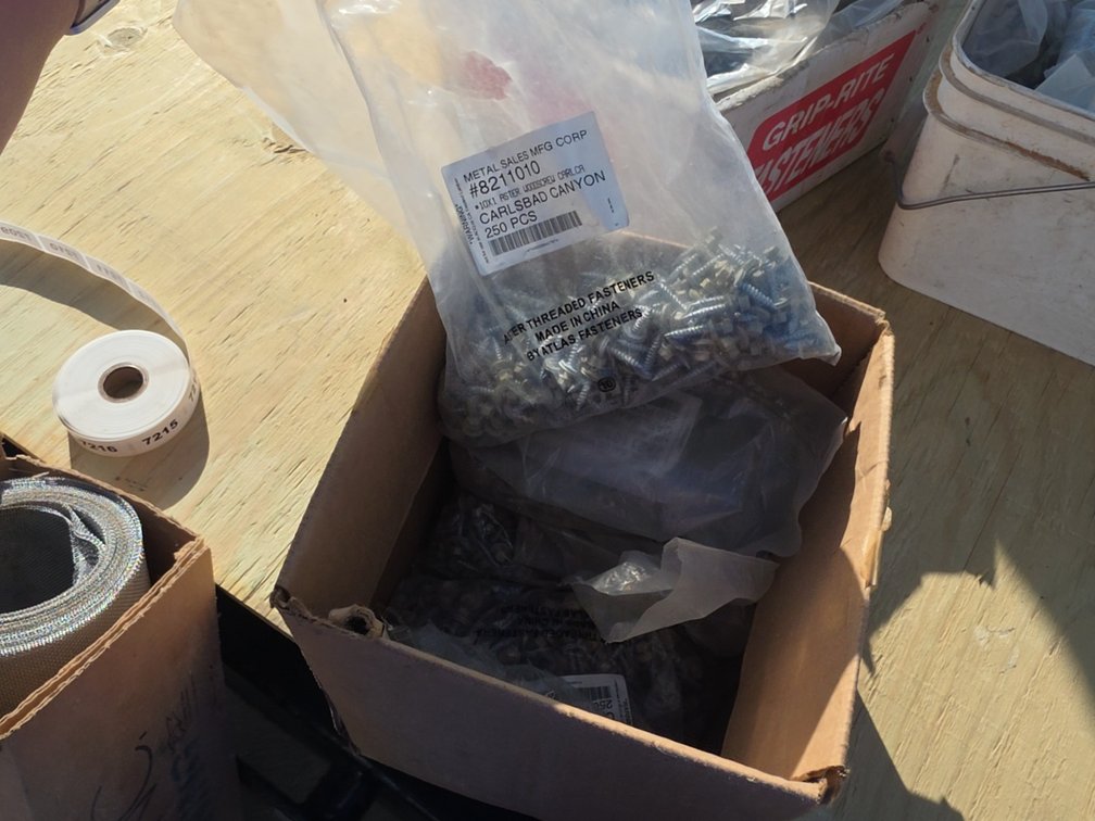 1"CARLSBAD CANYON SCREWS