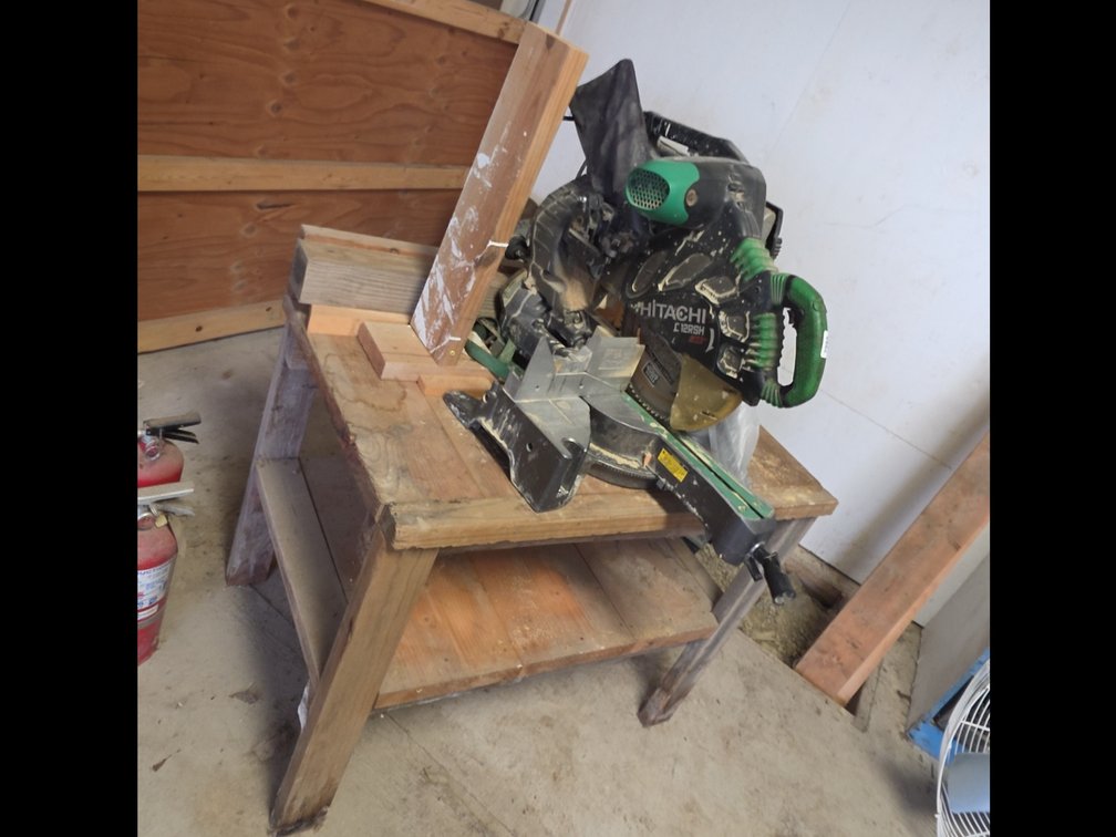HITACHI C12RSH LASER 12" POWER MITER BOX W/TABLE